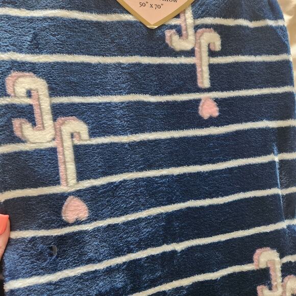 Juicy Couture Girls Over-Sized Throw - Blue / White Stripes JC logo - 50" x 70" - Picture 2 of 5